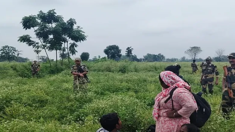 লালমনিরহাট সীমান্তে ৩০ জনকে পুশইনের চেষ্টা: বিএসএফের মুখোমুখি বিজিবি